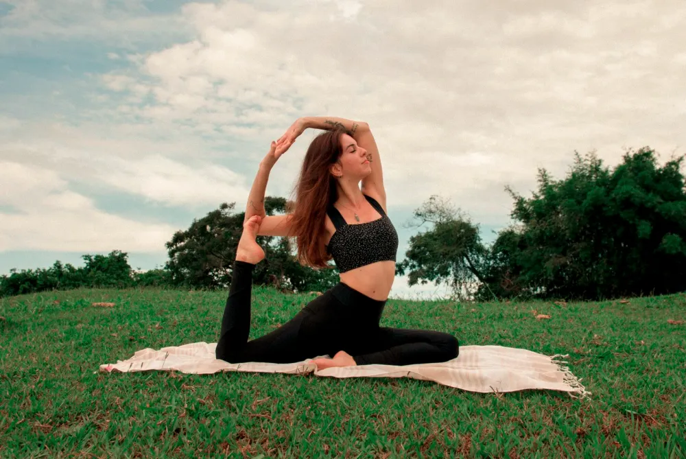 Vídeo demonstrativo: Como o método Ramana Yoga Club te ajuda a sair do modo sobrevivência